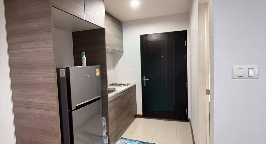 À vendre 1 chambre condo à Huai Khwang, Bangkok