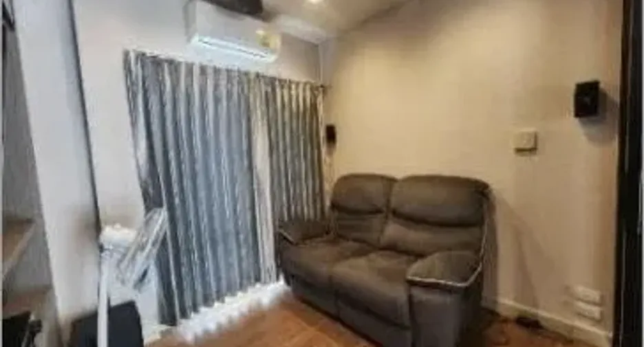 Casa en venta y en alquiler de 3 habitaciones en Khan Na Yao, Bangkok