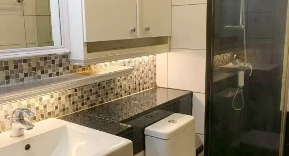 Продажа 1 кровать кондо в Кхлонг Тоеи, Бангкок