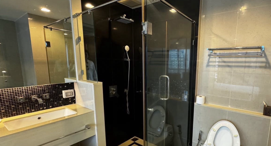 For rent 2 bedrooms condo in Sathon, Bangkok