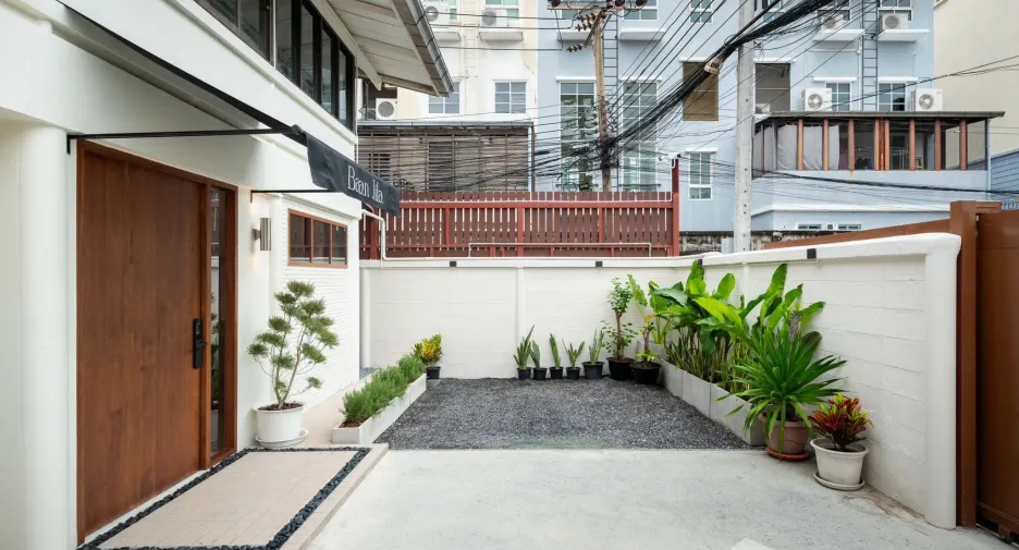 For rent 3 bedrooms house in Bang Kho Laem, Bangkok