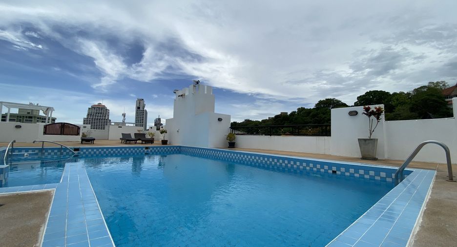 For rent スタジオ condo in Pratumnak, Pattaya