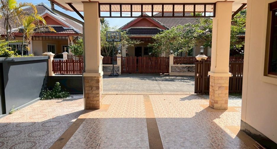 Casa en alquiler de 3 habitaciones en East Pattaya, Pattaya