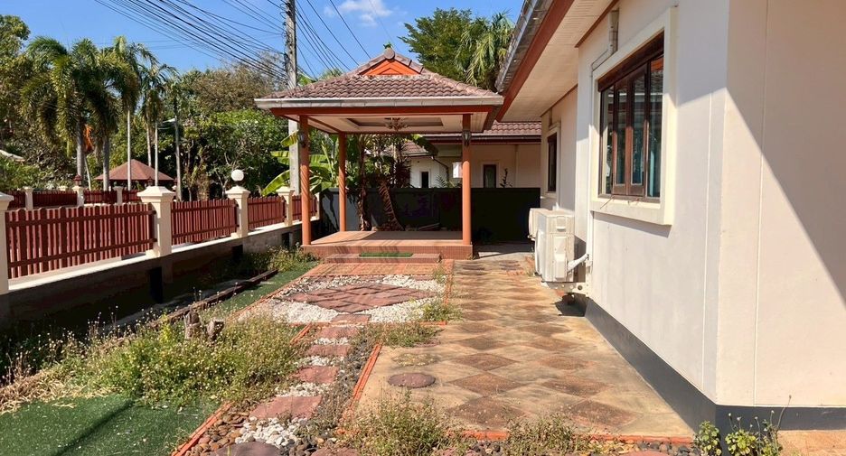 Casa en alquiler de 3 habitaciones en East Pattaya, Pattaya