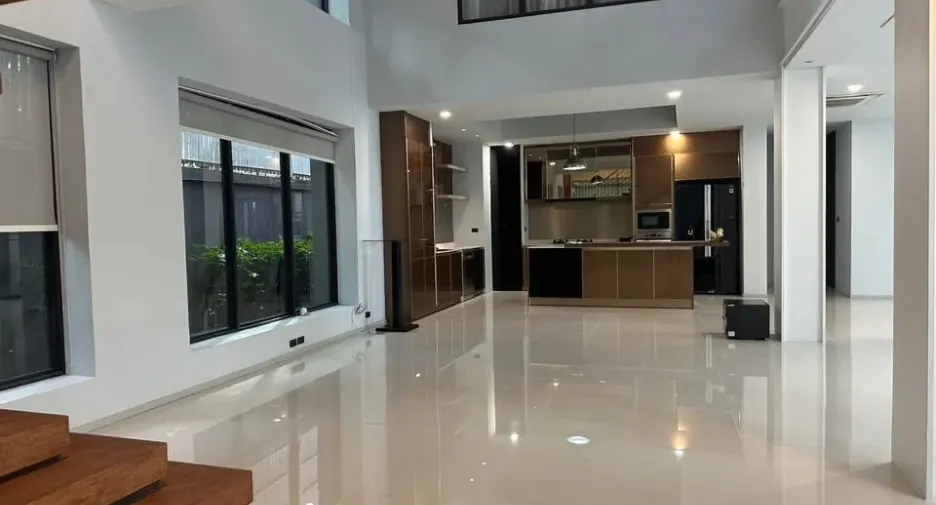 Casa en venta de 5 habitaciones en Watthana, Bangkok