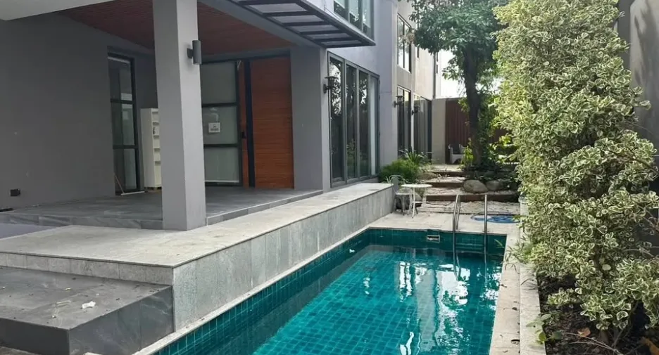 Casa en venta de 5 habitaciones en Watthana, Bangkok