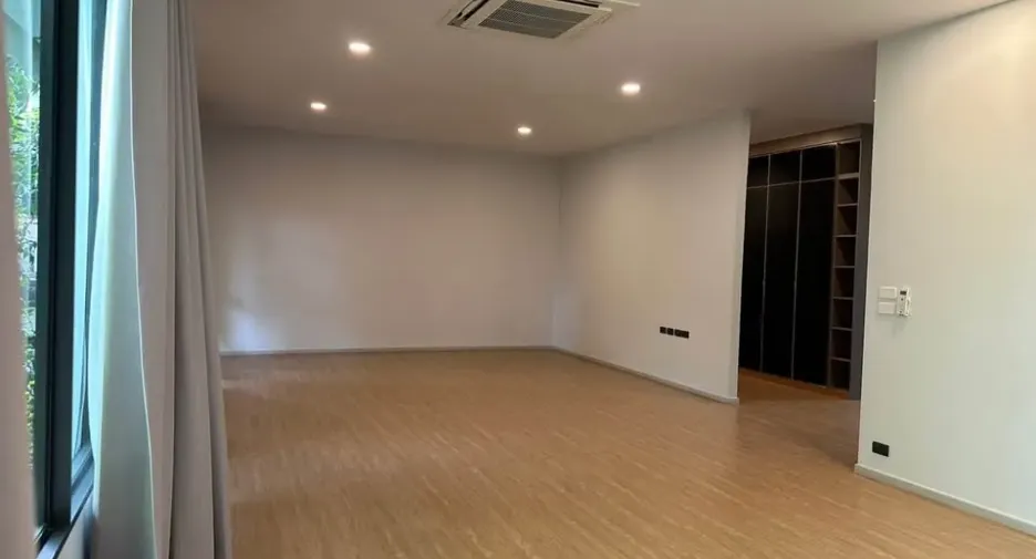 Casa en venta de 5 habitaciones en Watthana, Bangkok