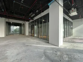 出租 商业空间 在 Khlong Toei, 曼谷