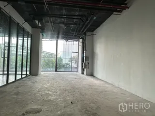 出租 商业空间 在 Khlong Toei, 曼谷
