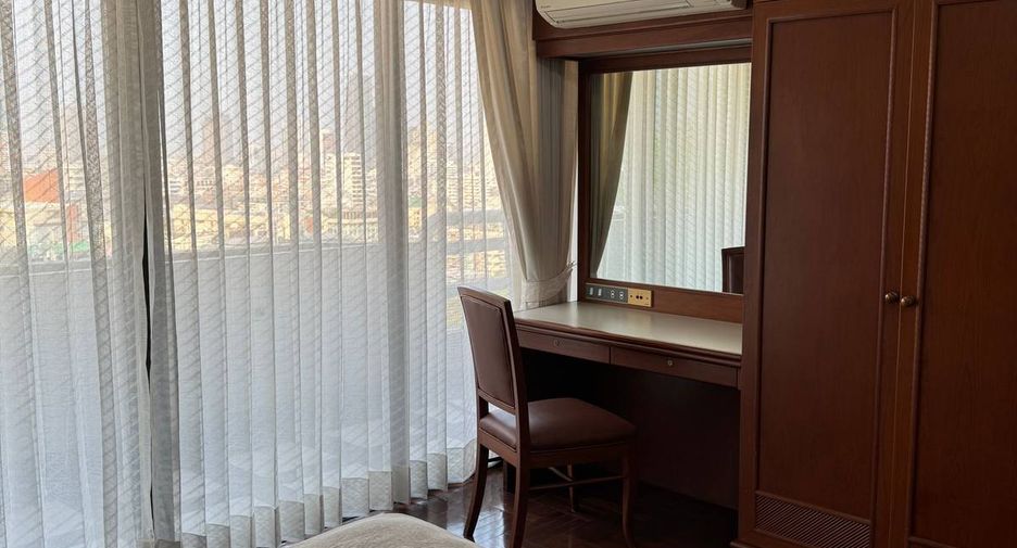 For rent 2 ベッドルーム condo in Watthana, Bangkok