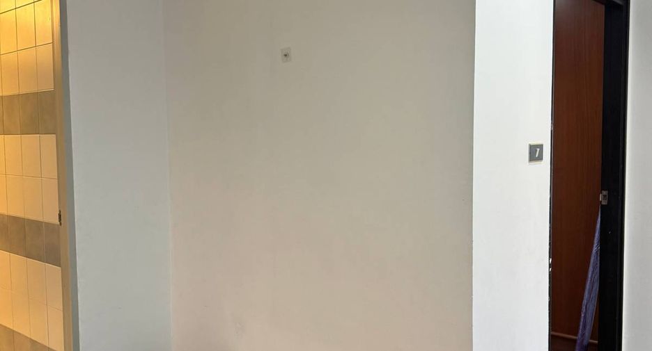For rent 2 ベッドルーム condo in Watthana, Bangkok
