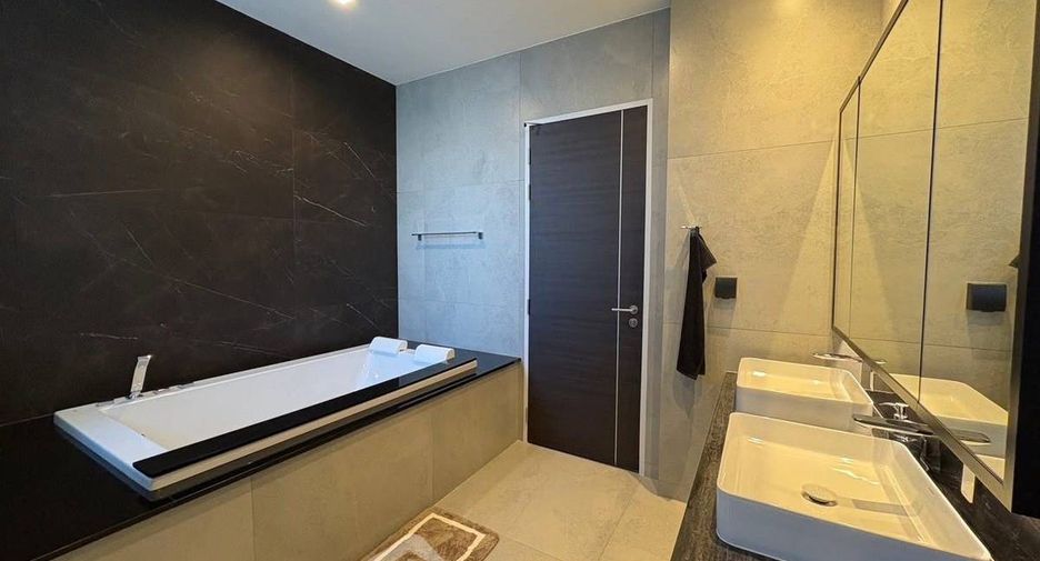 For rent 4 bedrooms house in Suan Luang, Bangkok