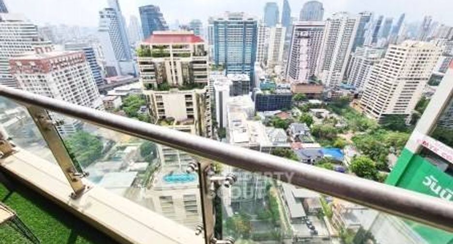 For sale 2 ベッドルーム condo in Khlong Toei, Bangkok