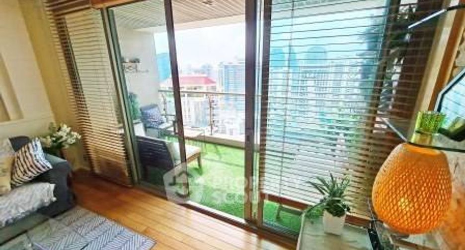 For sale 2 ベッドルーム condo in Khlong Toei, Bangkok