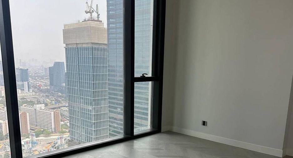 For rent 2 bedrooms condo in Pathum Wan, Bangkok