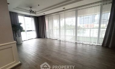 Condo en alquiler de 3 habitaciones en Pathum Wan, Bangkok