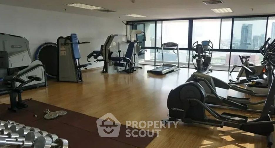 Condo en alquiler de 3 habitaciones en Pathum Wan, Bangkok