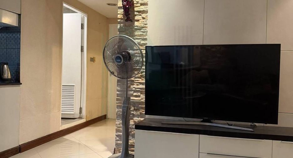 For rent 2 ベッドルーム condo in Watthana, Bangkok