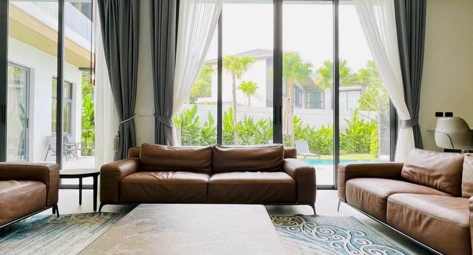 À louer 5 chambres villa à Mueang Phuket, Phuket