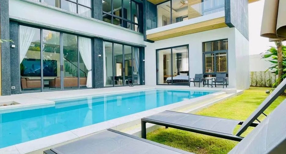 À louer 5 chambres villa à Mueang Phuket, Phuket