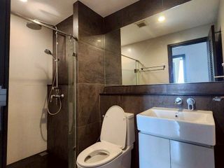 Продажа 2 спальни кондо в Банг Пхлат, Бангкок