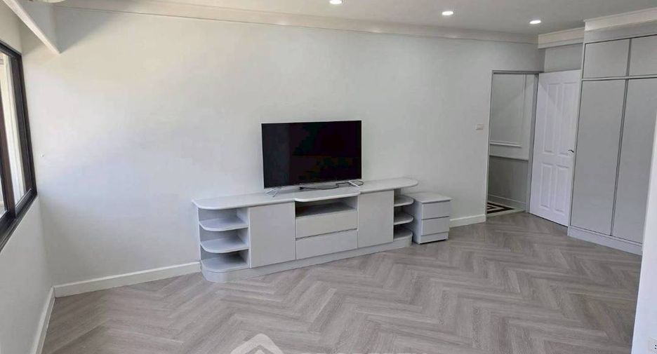 ขาย 2 ห้องนอน คอนโด ใน คลองเตย, กรุงเทพฯ