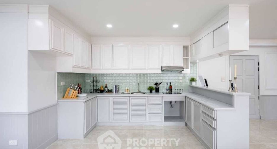 ขาย 2 ห้องนอน คอนโด ใน คลองเตย, กรุงเทพฯ