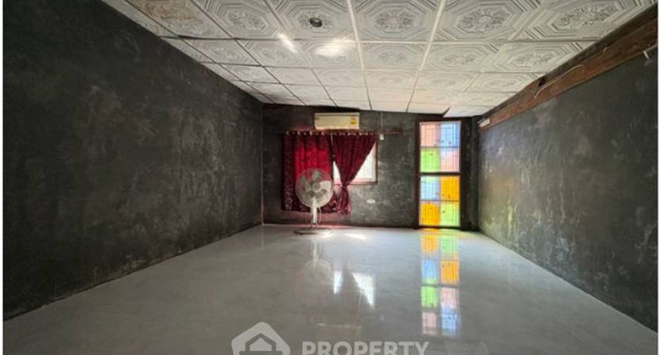 Casa en venta de 3 habitaciones en Phanat Nikhom, Chonburi