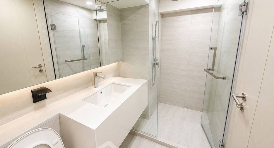 For sale 2 ベッドルーム condo in Bang Rak, Bangkok