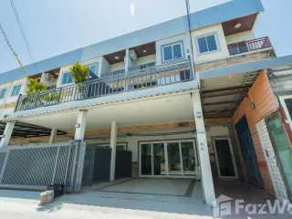 出租 4 卧室 联排别墅 在 Phuket Town, 普吉