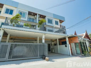 出租 4 卧室 联排别墅 在 Phuket Town, 普吉
