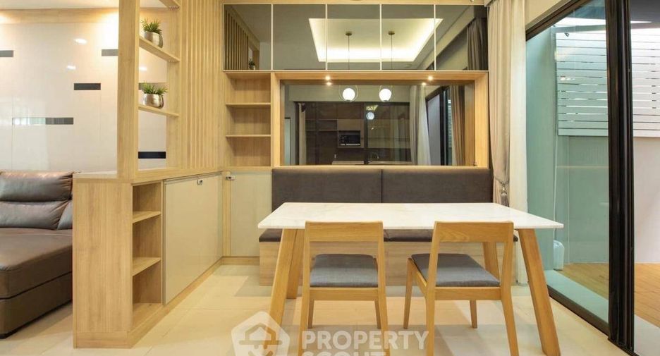 For rent そして for sale 3 ベッドルーム townhouse in Lat Phrao, Bangkok