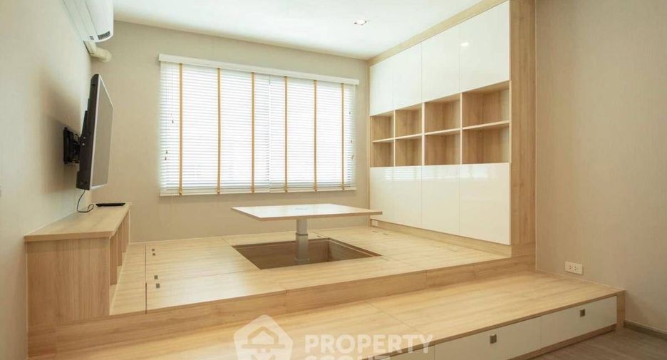 For rent そして for sale 3 ベッドルーム townhouse in Lat Phrao, Bangkok