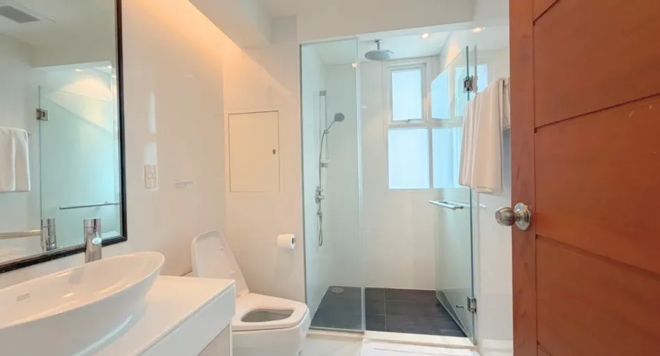 Condo en alquiler de 2 habitaciones en Khlong Toei, Bangkok