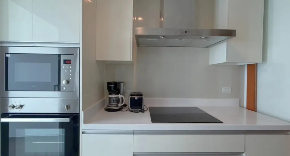 Condo en alquiler de 2 habitaciones en Khlong Toei, Bangkok