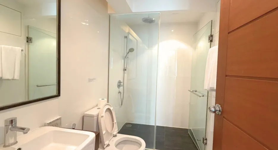 Condo en alquiler de 2 habitaciones en Khlong Toei, Bangkok