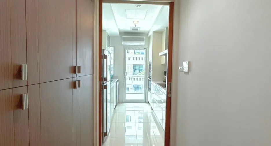 Condo en alquiler de 2 habitaciones en Khlong Toei, Bangkok