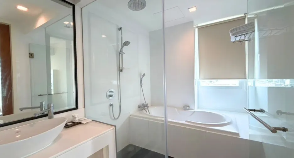 Condo en alquiler de 2 habitaciones en Khlong Toei, Bangkok