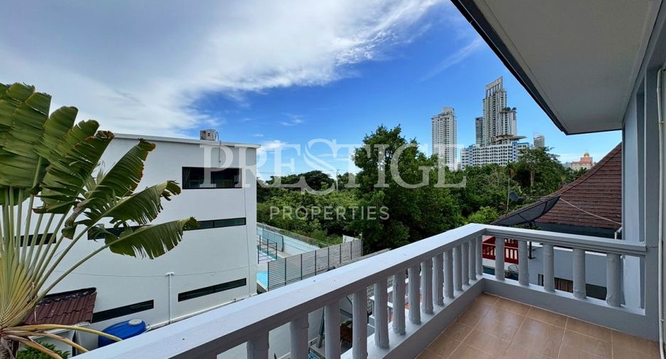 For sale 4 ベッドルーム house in Sattahip, Chonburi