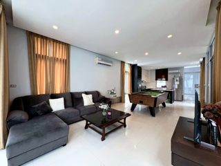 For sale 4 bedrooms house in Jomtien, Pattaya
