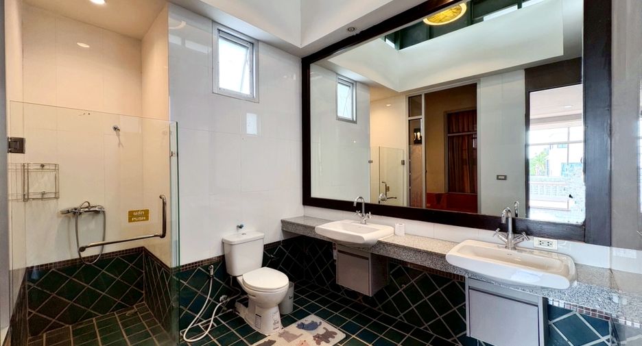 Casa en venta de 4 habitaciones en Sattahip, Chonburi