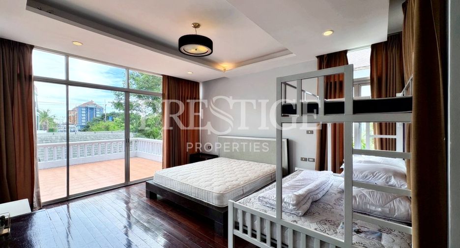 For sale 4 ベッドルーム house in Sattahip, Chonburi