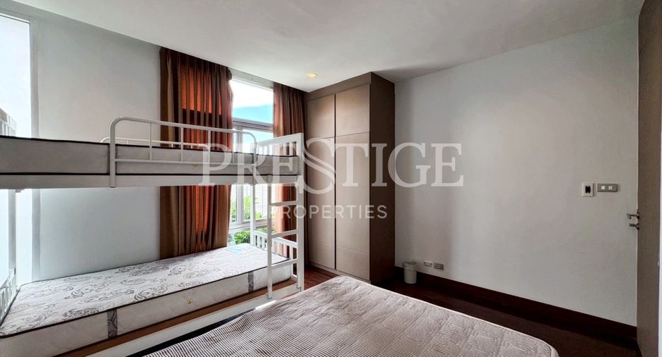 For sale 4 ベッドルーム house in Sattahip, Chonburi