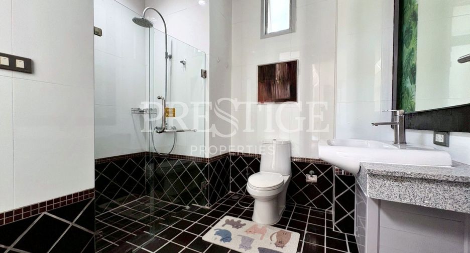 For sale 4 ベッドルーム house in Sattahip, Chonburi