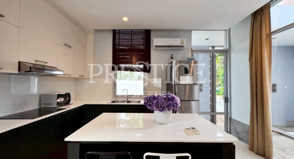 For sale 4 ベッドルーム house in Sattahip, Chonburi