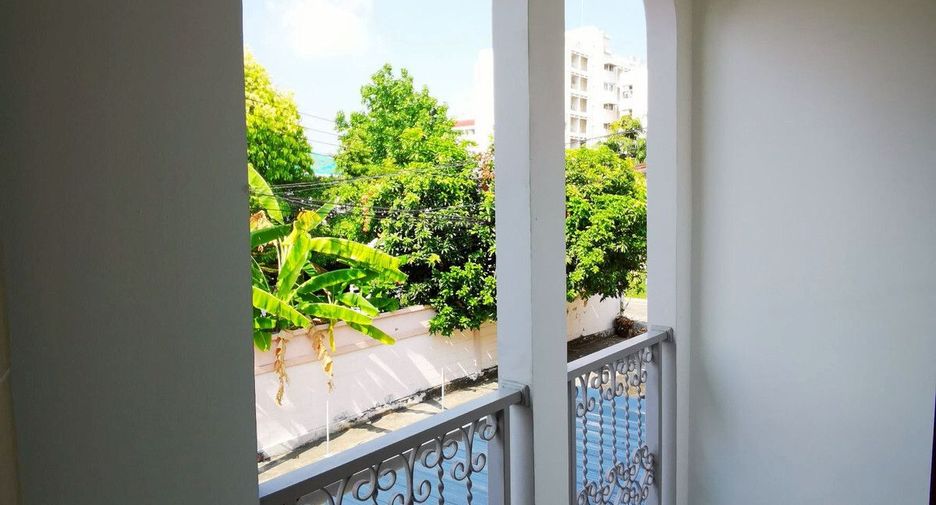 À louer 3 chambres maison à Huai Khwang, Bangkok