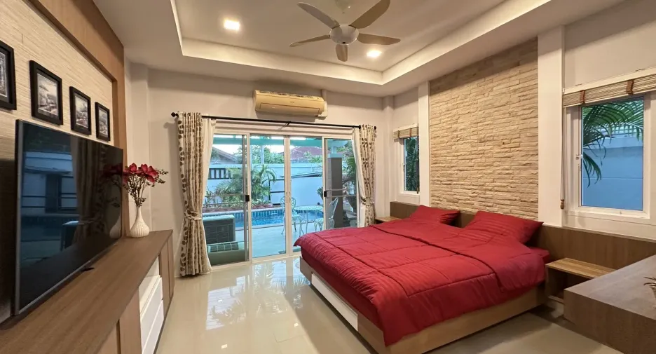 For rent 3 bedrooms villa in Huay Yai, Pattaya