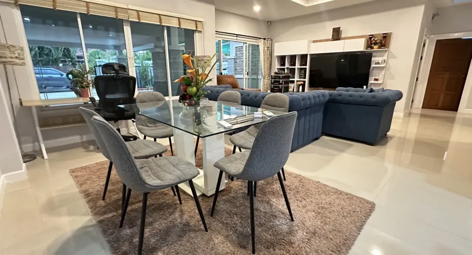 For rent 3 bedrooms villa in Huay Yai, Pattaya