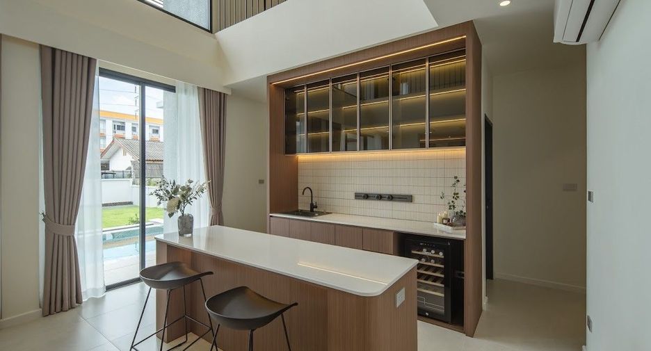 Villa zum Kauf mit 4 Zimmer in Mueang Chiang Mai, Chiang Mai