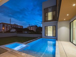 Villa zum Kauf mit 4 Zimmer in Mueang Chiang Mai, Chiang Mai